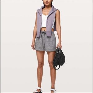 NWOT Lululemon Spring Break Away Shorts, size 4